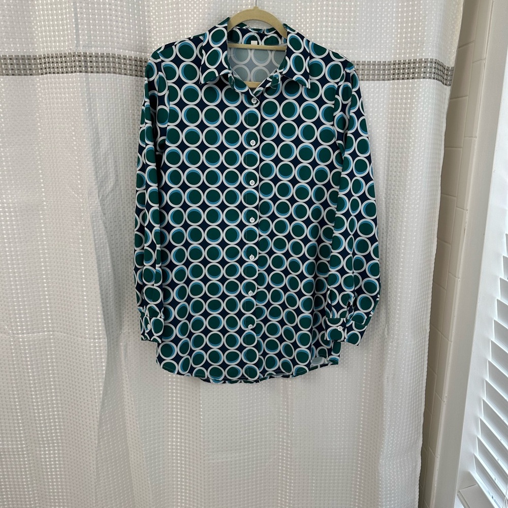 Chico's Green and White Circle Pattern Blouse
